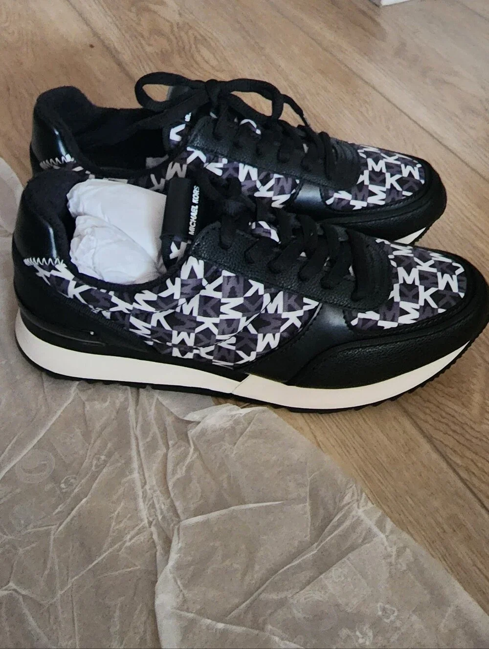 Michael Kors Andi Graphic Logo Trainers in a black combination size 8 New Unbox